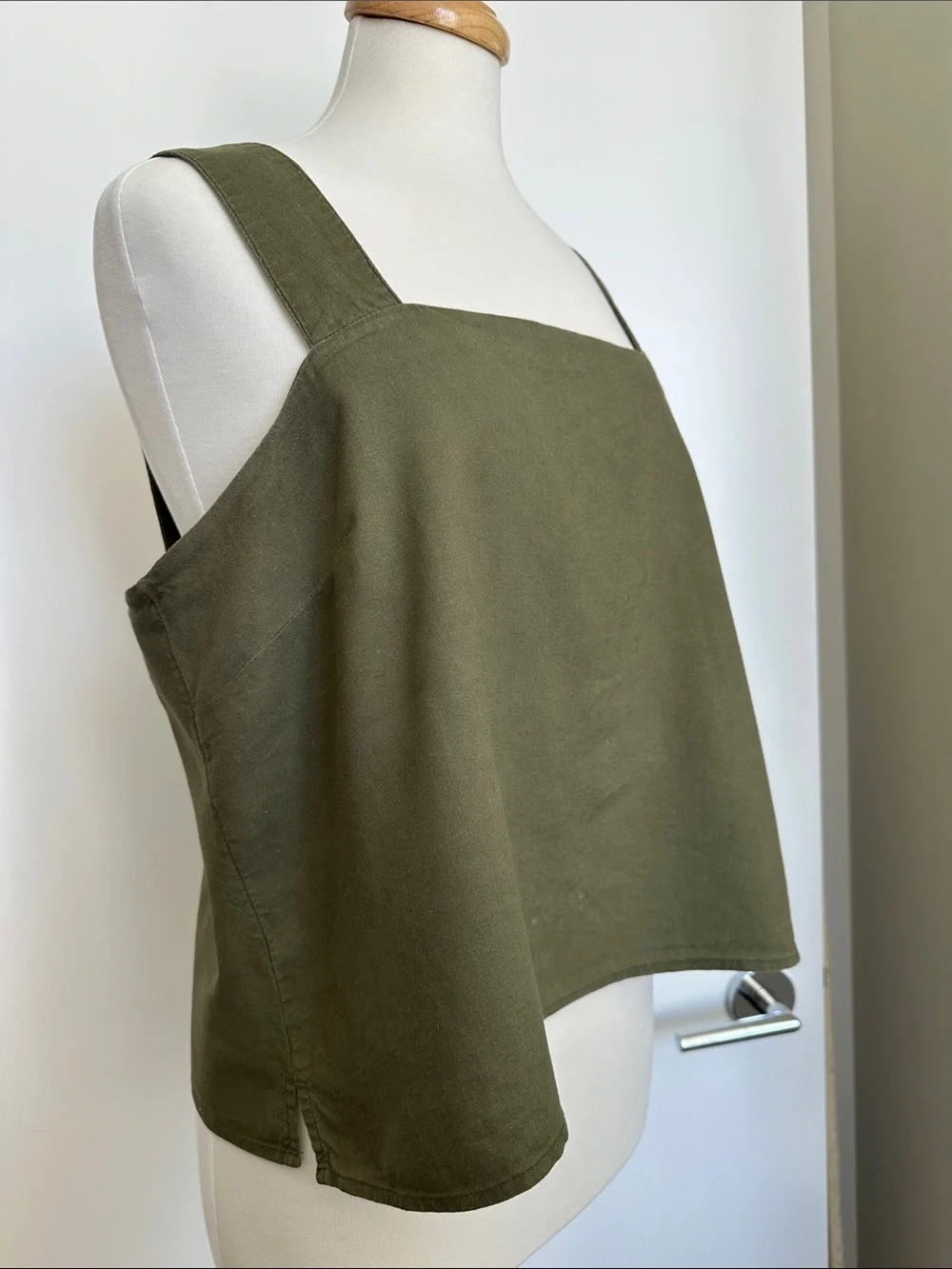 Banana Republic Olive Square-Neck Tank - Linen Blend (L) - Picture 4 of 10